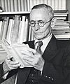https://upload.wikimedia.org/wikipedia/commons/thumb/d/da/Hermann_Hesse_2.jpg/100px-Hermann_Hesse_2.jpg